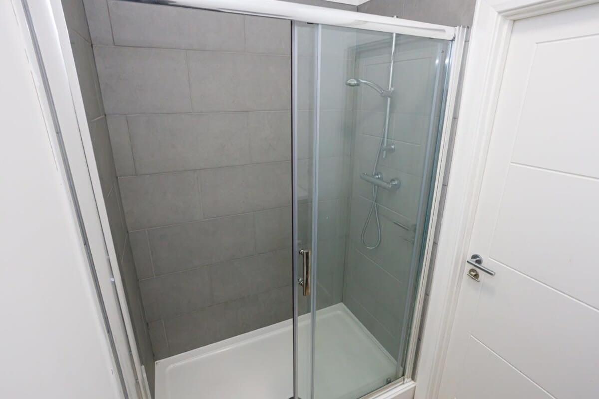 Contemporary 1 Bed Apartment Central Bolton Buitenkant foto