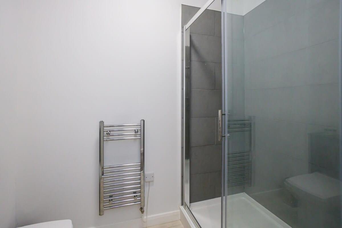 Contemporary 1 Bed Apartment Central Bolton Buitenkant foto
